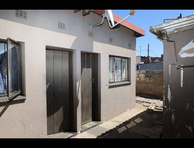 2 BEDROOM HOUSE FOR SALE IN TLADI